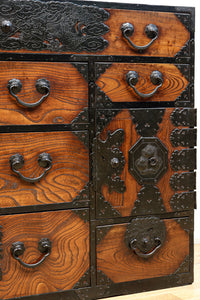 極上!! 華やかな欅杢目に龍虎金具が映える仙台衣裳箪笥 BB3062