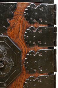 極上!! 華やかな欅杢目に龍虎金具が映える仙台衣裳箪笥 BB3062