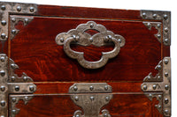 上品な艶色と桜金具の格調ある極上米沢衣裳箪笥 BB3063