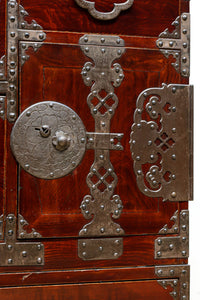 上品な艶色と桜金具の格調ある極上米沢衣裳箪笥 BB3063