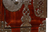 上品な艶色と桜金具の格調ある極上米沢衣裳箪笥 BB3063