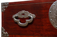 上品な艶色と桜金具の格調ある極上米沢衣裳箪笥 BB3063