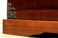 上品な艶色と桜金具の格調ある極上米沢衣裳箪笥 BB3063