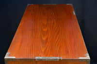 上品な艶色と桜金具の格調ある極上米沢衣裳箪笥 BB3063