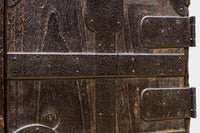 個性的な片開き戸に時代の風合い溢れる行商箪笥 BB3068