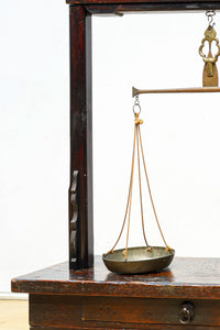 珍品!!上質な造りがレトロ感を漂わす組み立て式天秤ハカリ台 BB3070