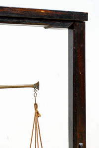 珍品!!上質な造りがレトロ感を漂わす組み立て式天秤ハカリ台 BB3070