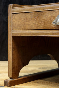 装飾性のある引手金具でレトロ感漂う文机 BB3074