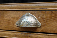 装飾性のある引手金具でレトロ感漂う文机 BB3074