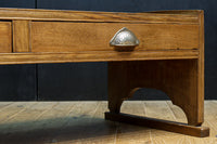 装飾性のある引手金具でレトロ感漂う文机 BB3074