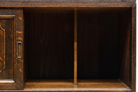 穏やかなオーク材の風合いをした上品な佇まいの収納箪笥BB3079