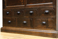 穏やかなオーク材の風合いをした上品な佇まいの収納箪笥BB3079