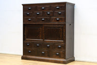 穏やかなオーク材の風合いをした上品な佇まいの収納箪笥BB3079