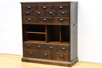 穏やかなオーク材の風合いをした上品な佇まいの収納箪笥BB3079