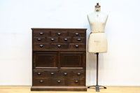 穏やかなオーク材の風合いをした上品な佇まいの収納箪笥BB3079