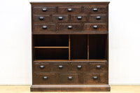 穏やかなオーク材の風合いをした上品な佇まいの収納箪笥BB3079