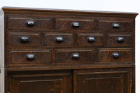 穏やかなオーク材の風合いをした上品な佇まいの収納箪笥BB3079