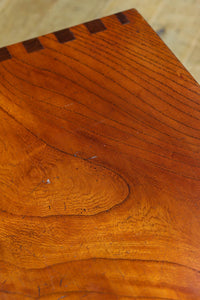 優美な杢目と艶色で上品な文机 BB3085