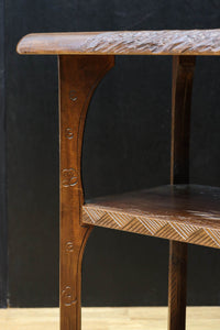 花彫刻が華やかな日光彫の飾り棚 BB3086