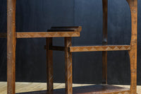 花彫刻が華やかな日光彫の飾り棚 BB3086