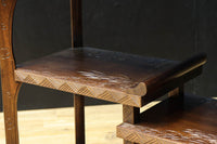 花彫刻が華やかな日光彫の飾り棚 BB3086