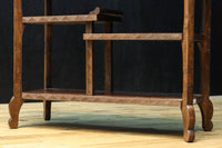 花彫刻が華やかな日光彫の飾り棚 BB3086