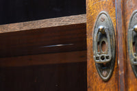 ダイヤガラスが煌めくレトロモダンな観音扉のガラスケース BB3092