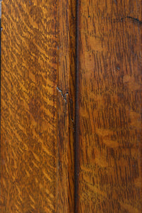 ダイヤガラスが煌めくレトロモダンな観音扉のガラスケース BB3092