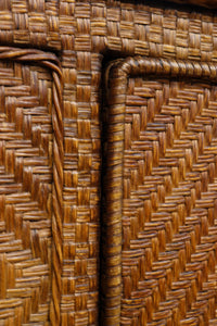 珍品!! 味わい深い網代編みの衣裳箪笥 BB3101