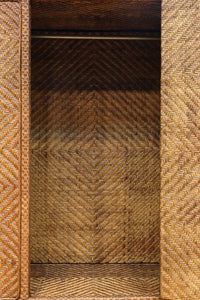 珍品!! 味わい深い網代編みの衣裳箪笥 BB3101