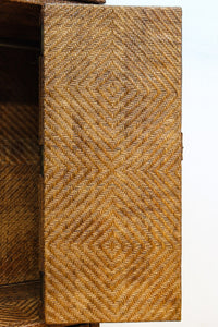 珍品!! 味わい深い網代編みの衣裳箪笥 BB3101