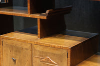 時代を経た味わいが風情溢れる上質な飾り棚 BB3103