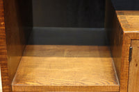 時代を経た味わいが風情溢れる上質な飾り棚 BB3103