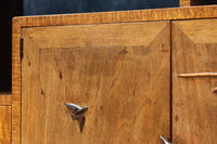 時代を経た味わいが風情溢れる上質な飾り棚 BB3103