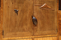 時代を経た味わいが風情溢れる上質な飾り棚 BB3103