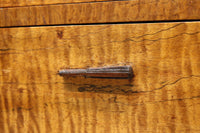 時代を経た味わいが風情溢れる上質な飾り棚 BB3103