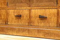 時代を経た味わいが風情溢れる上質な飾り棚 BB3103