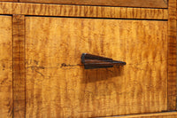 時代を経た味わいが風情溢れる上質な飾り棚 BB3103