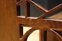 時代を経た味わいが風情溢れる上質な飾り棚 BB3103