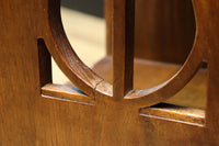 時代を経た味わいが風情溢れる上質な飾り棚 BB3103