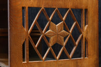 時代を経た味わいが風情溢れる上質な飾り棚 BB3103