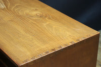 時代を経た味わいが風情溢れる上質な飾り棚 BB3103