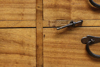 珍品!! 迫力ある装飾金具で飾られた絢爛な観音扉の小型帳場箪笥 BB3105