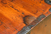 装飾金具が映えるアイアンフレーム付き衣裳箪笥 BB3107