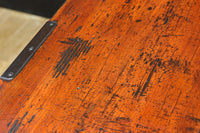 装飾金具が映えるアイアンフレーム付き衣裳箪笥 BB3107