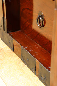 大振りの装飾金具で趣きのある庄内衣裳箪笥 BB3109