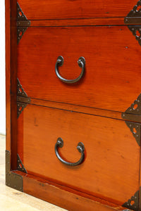 引き出し内部にまで黒漆を施した上質な庄内収納箪笥 BB3113