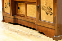 国産ステンドグラスが煌めく魅力的な造りのライティングビューロー BB3114