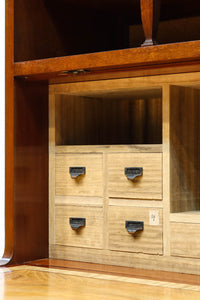 国産ステンドグラスが煌めく魅力的な造りのライティングビューロー BB3114