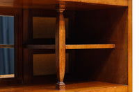 国産ステンドグラスが煌めく魅力的な造りのライティングビューロー BB3114